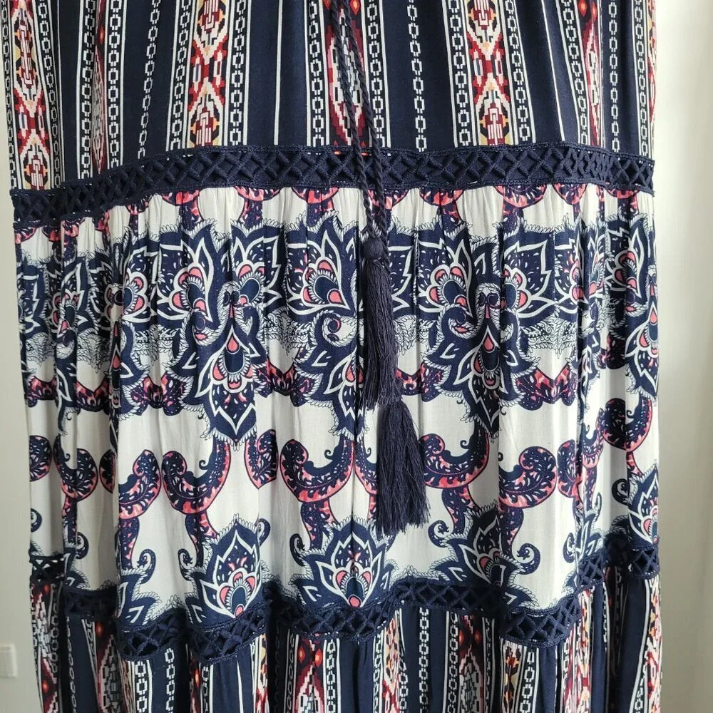 Solitaire Navy & White Patterned maxi skirt (Size: Large)